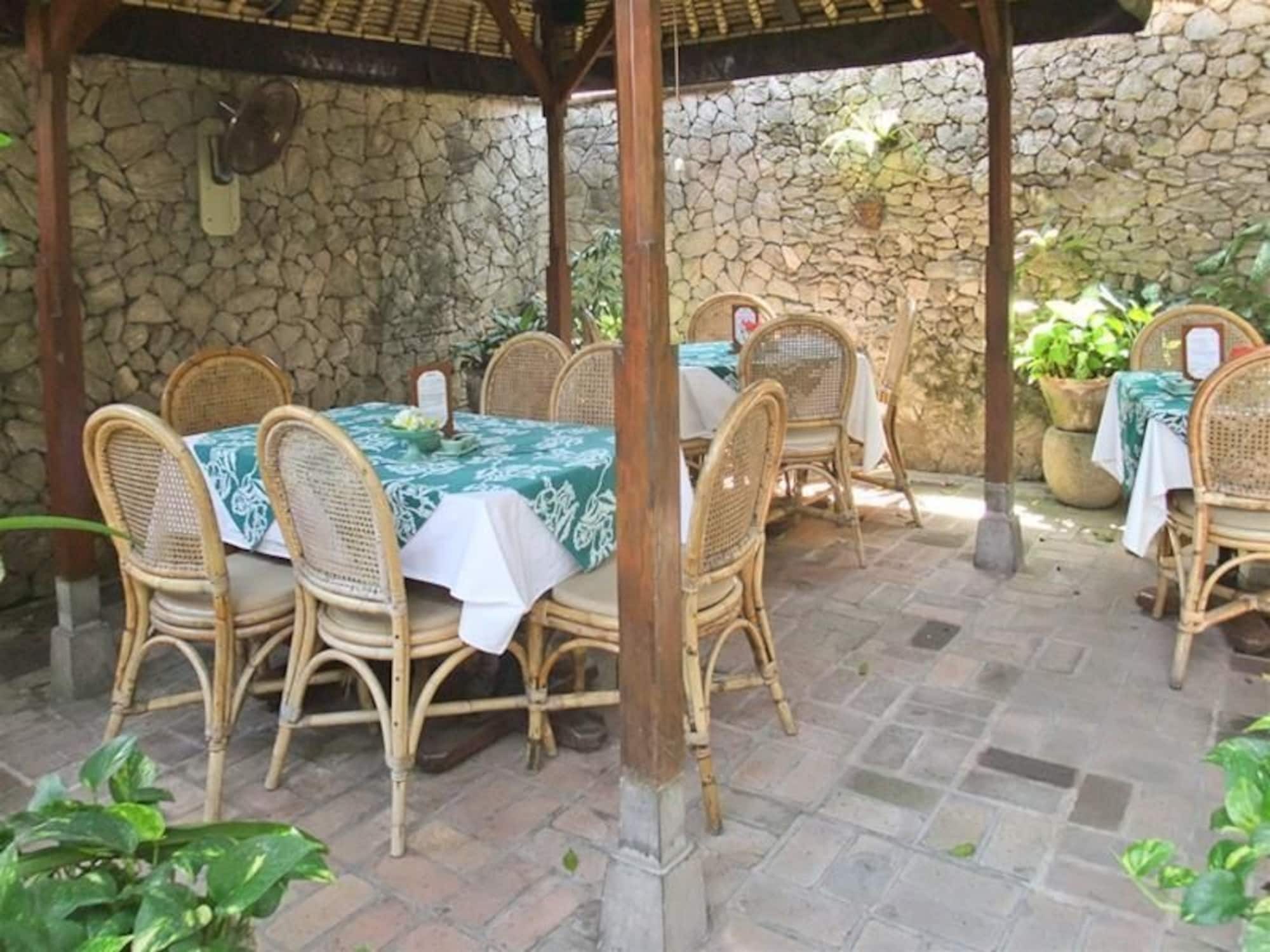 Hotel Poppies Bali Kuta Lombok
